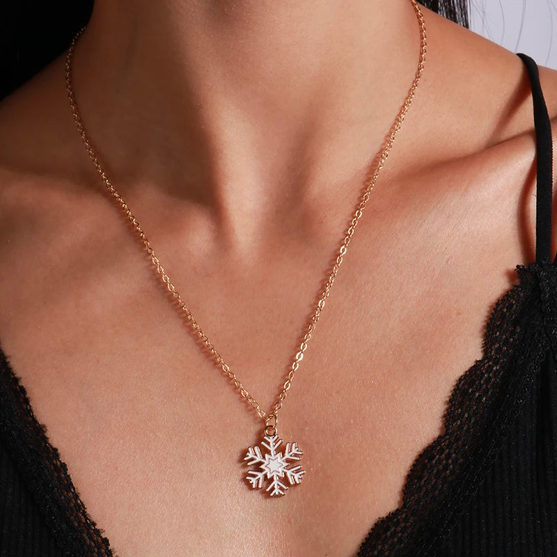 Kerst ketting met kerstboom, kerstman en belletjes hanger – feestelijke sieraden voor dames