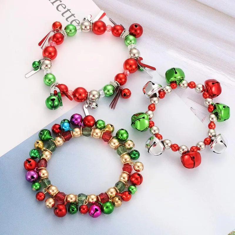 Kerst armbanden set met kralen en belletjes – feestelijke sieraden