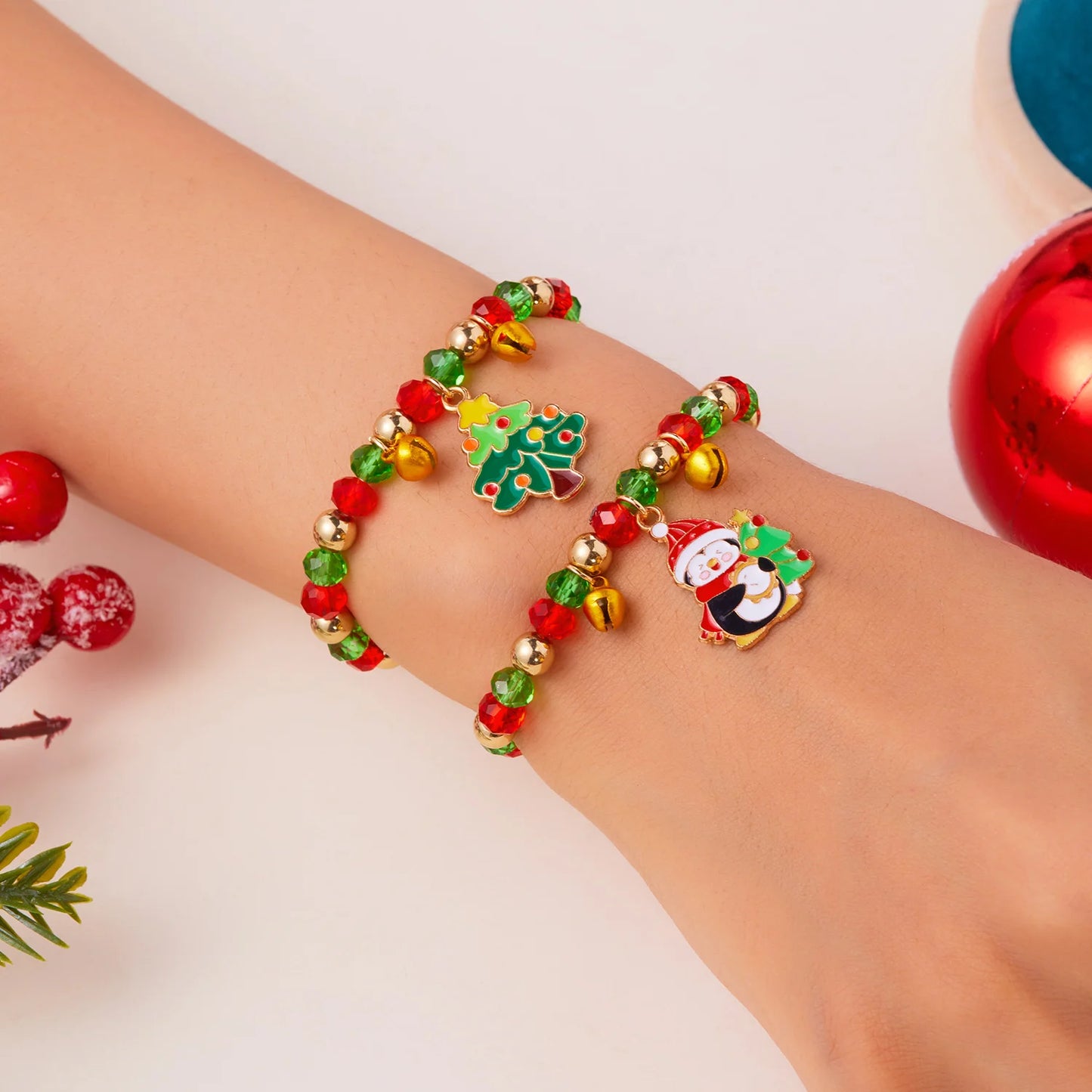 Kerst armband met rendier, sneeuwvlok en kralen bedels voor dames en meisjes