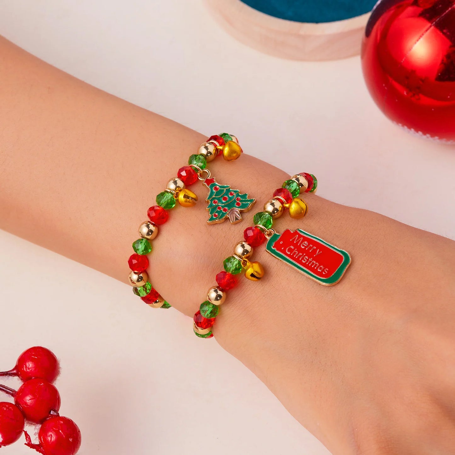 Kerst armband met rendier, sneeuwvlok en kralen bedels voor dames en meisjes