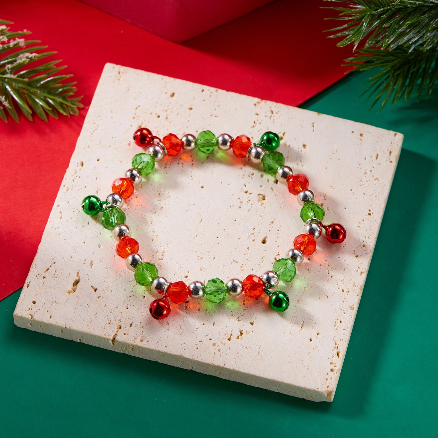 Kerst armband met bel en kristallen – elegante feestelijke damesarmband