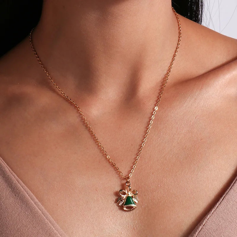 Kerst ketting met kerstboom, kerstman en belletjes hanger – feestelijke sieraden voor dames