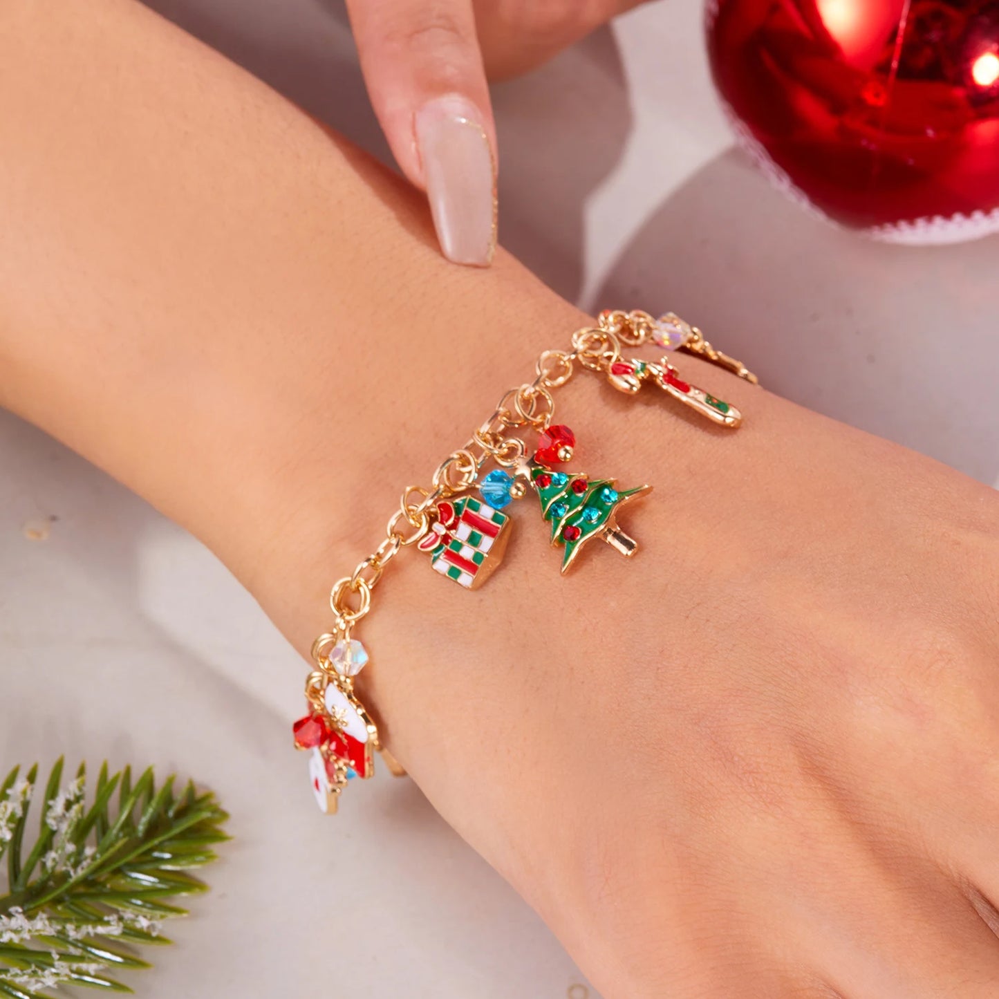 Kerst armband met kerstman, boom en rendier bedels voor dames
