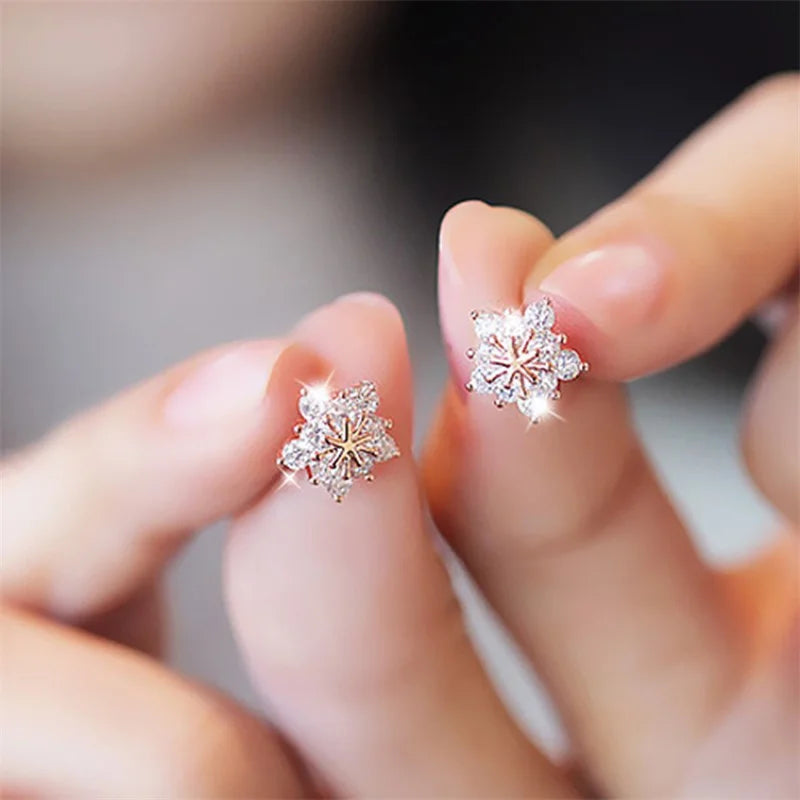 Kerst oorbellen sneeuwvlok met kristal – elegante feestelijke sieraden voor dames