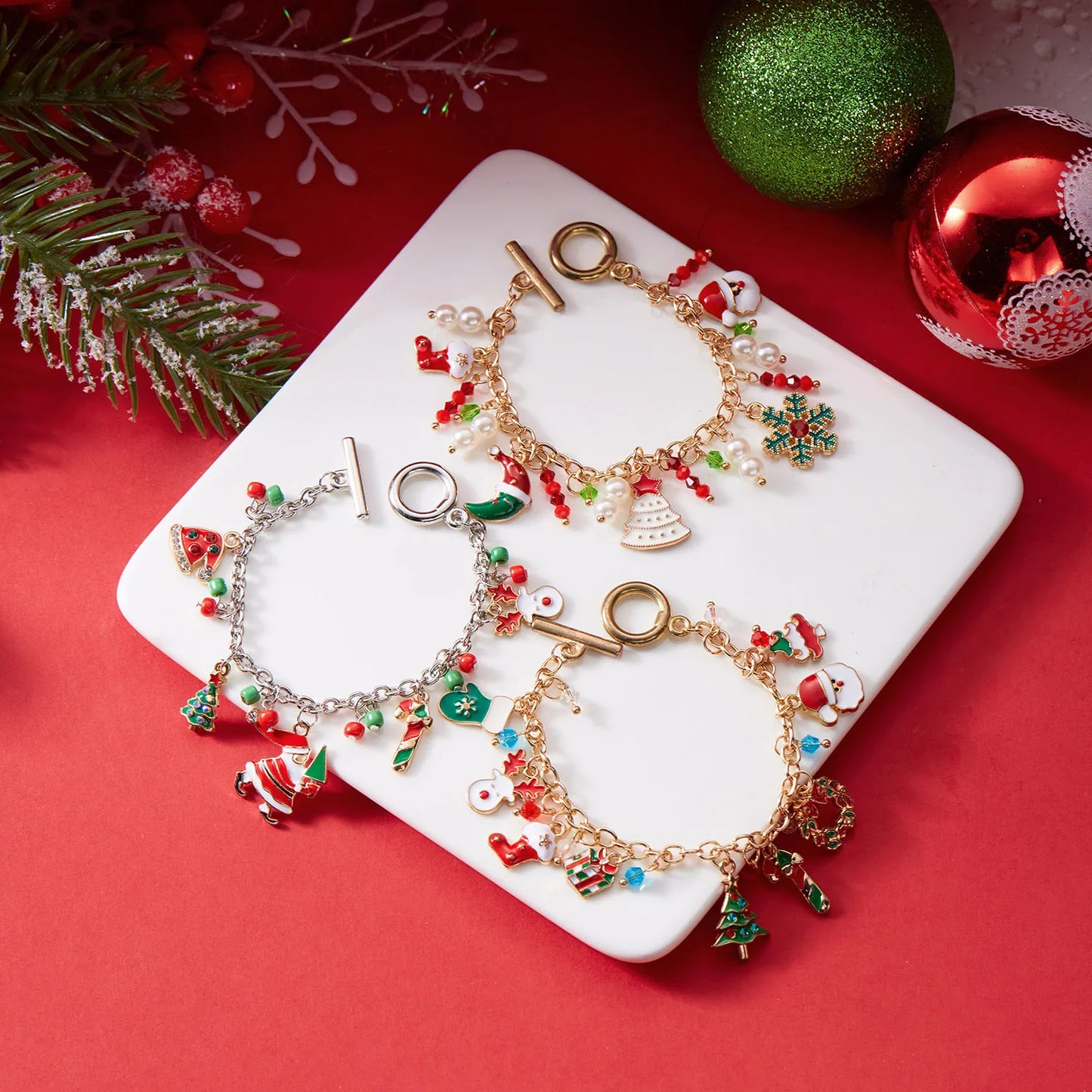 Kerst armband met kerstman, boom en rendier bedels voor dames