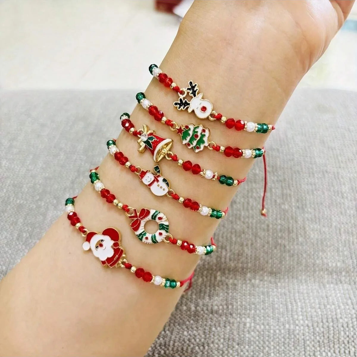 Kerst armband set met imitatieparels en feestelijke hangers