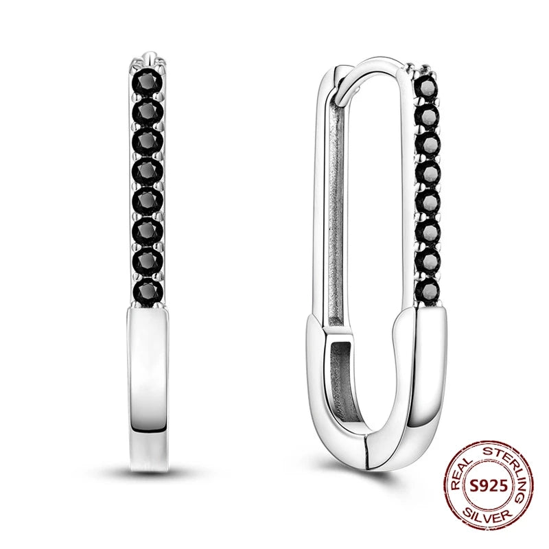 Zilveren oorbellen met lange ketting en geometrisch kruis design