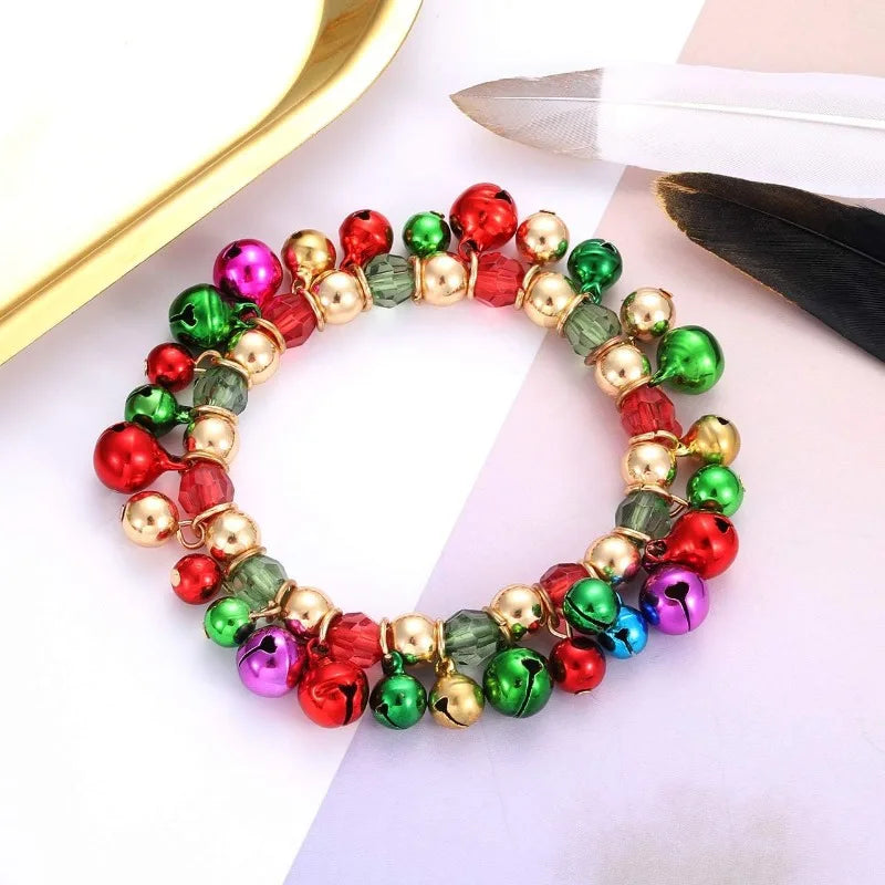 Kerst armbanden set met kralen en belletjes – feestelijke sieraden