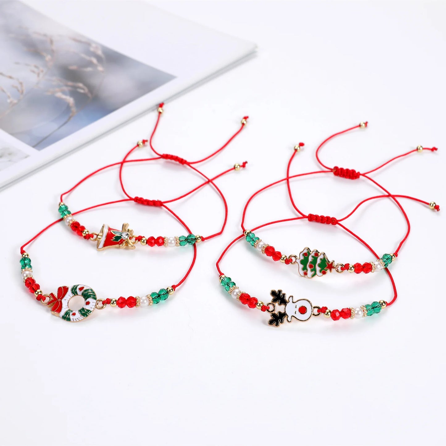 Kerst armband set met imitatieparels en feestelijke hangers