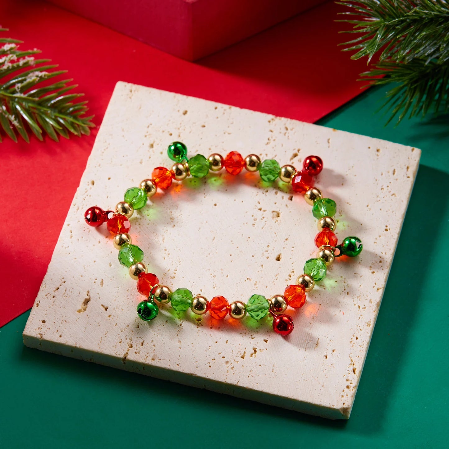 Kerst armband met bel en kristallen – elegante feestelijke damesarmband