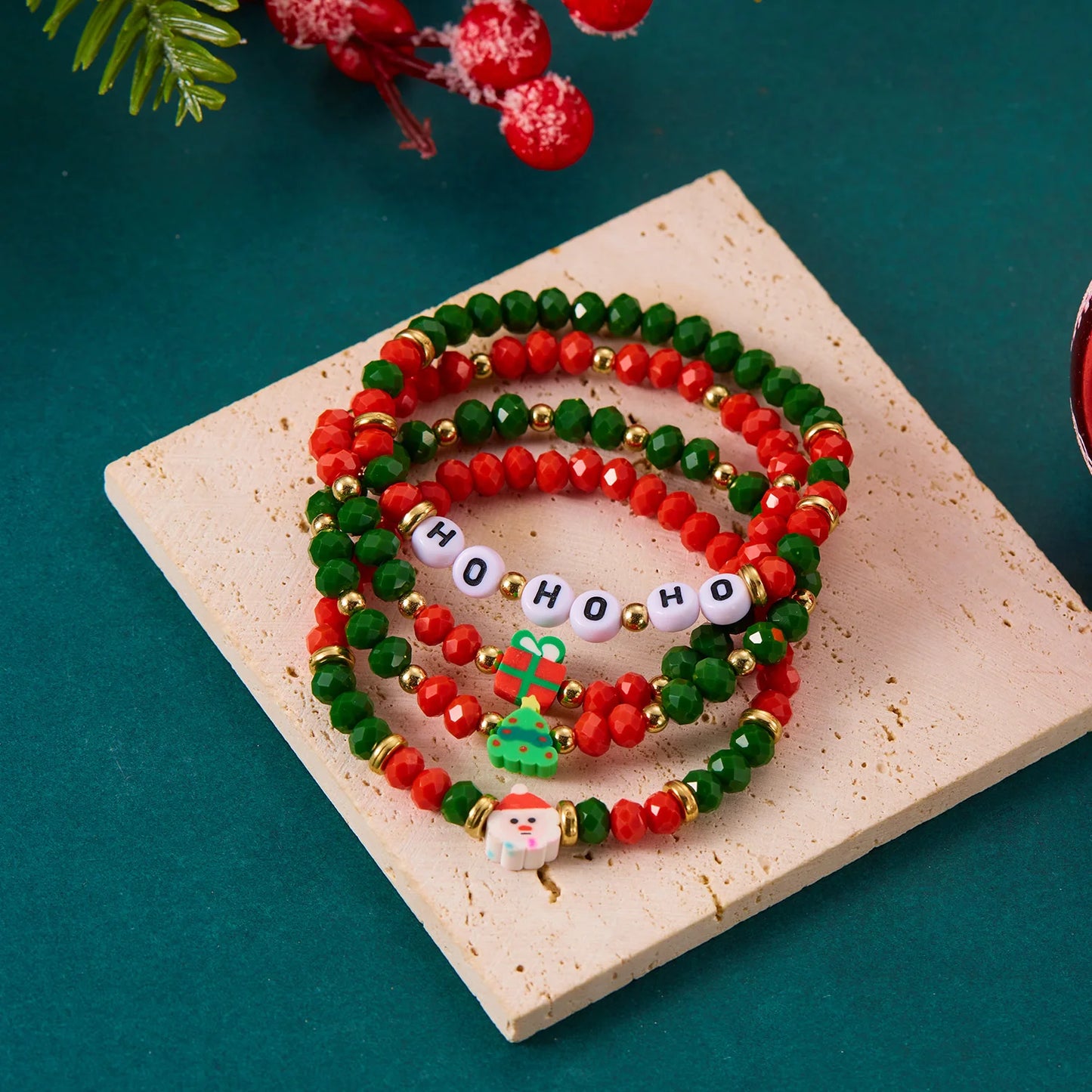 Kerst armband met rendier, sneeuwvlok en kralen bedels voor dames en meisjes