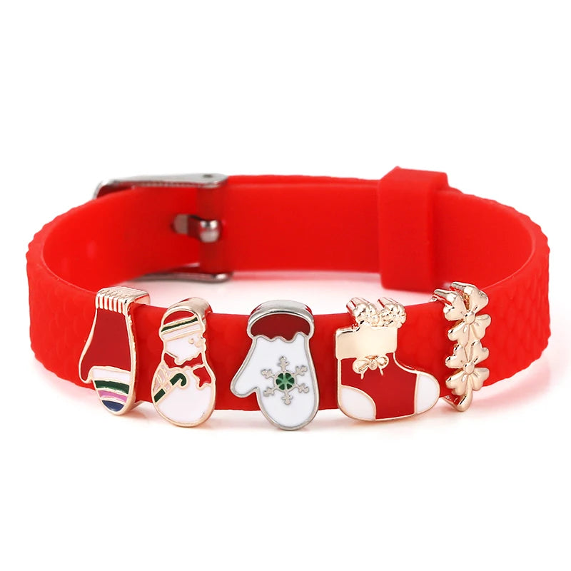 Kerst armband met rode kralen en verstelbare band met kerstklokje