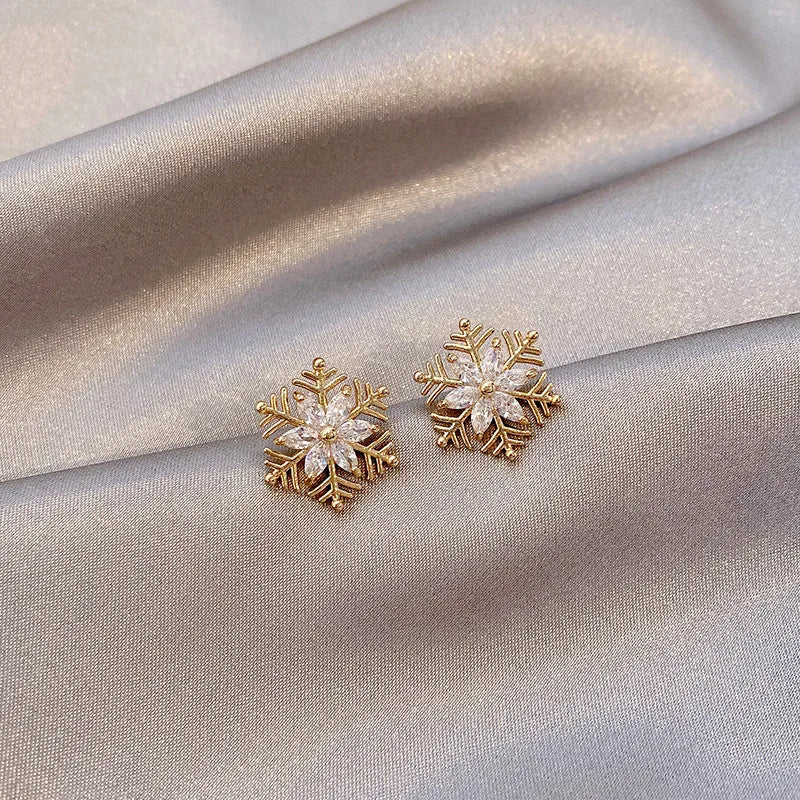 Kerst oorbellen sneeuwvlok met kristal – elegante feestelijke sieraden voor dames