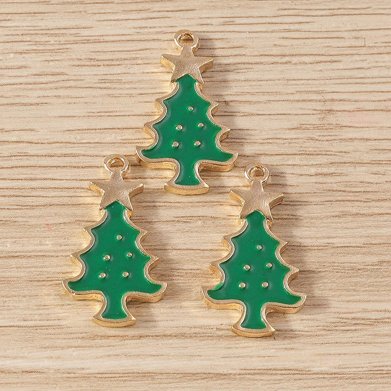 Kerst hanger/bedel voor ketting of armband – Mix van 10 modieuze emaille kerstboom bedels