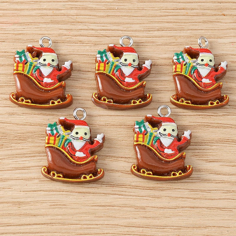 Kersthangers voor ketting of armband – 10 schattige hars bedels met kerstman en rendier