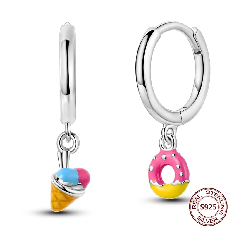 Oorbellen met luie kat en bladdesign – charmant en trendy
