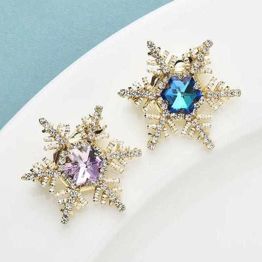 Kerst Broche Sneeuwvlok Kristal in Twee Kleuren - Luxe en Elegant